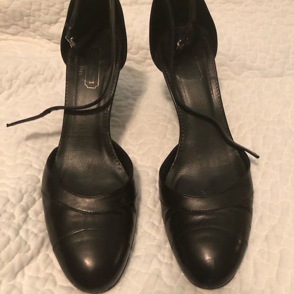 Round toe heel with ankle straps - Picture 1 of 3
